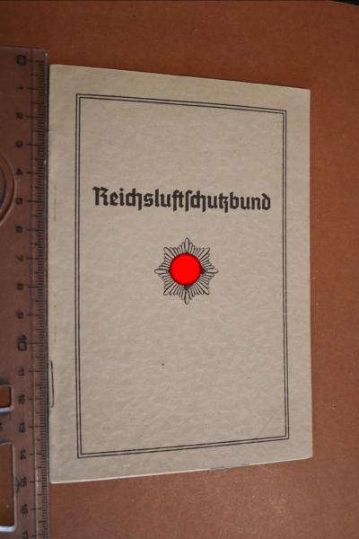 alter Mitgliedsausweis Reichsluftschutzbund Frankfurt am Main  1940